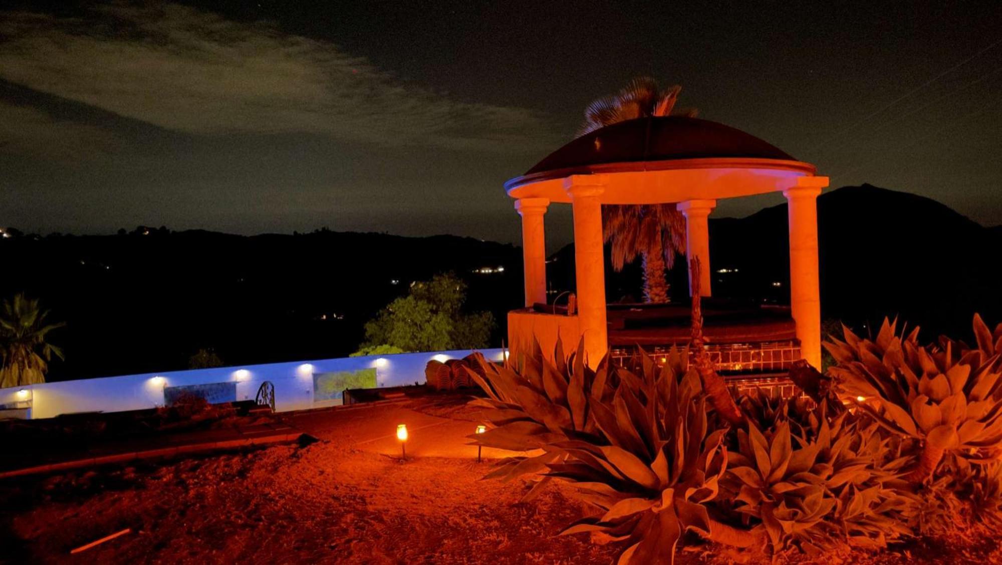 Private Home On 10 Acres - Heated Salt Pool & Jacuzzi, Mountain & City Views, Horseshoes, Basketball, Bbq, Golf Putting, Foosball, Croquet, Bose Stereo, White Cotton Bedding - Hilltop Hacienda, Pool Heat Optional Jamul Exteriör bild