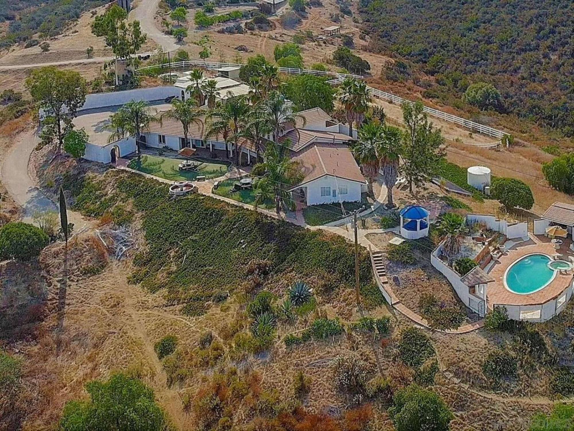Private Home On 10 Acres - Heated Salt Pool & Jacuzzi, Mountain & City Views, Horseshoes, Basketball, Bbq, Golf Putting, Foosball, Croquet, Bose Stereo, White Cotton Bedding - Hilltop Hacienda, Pool Heat Optional Jamul Exteriör bild