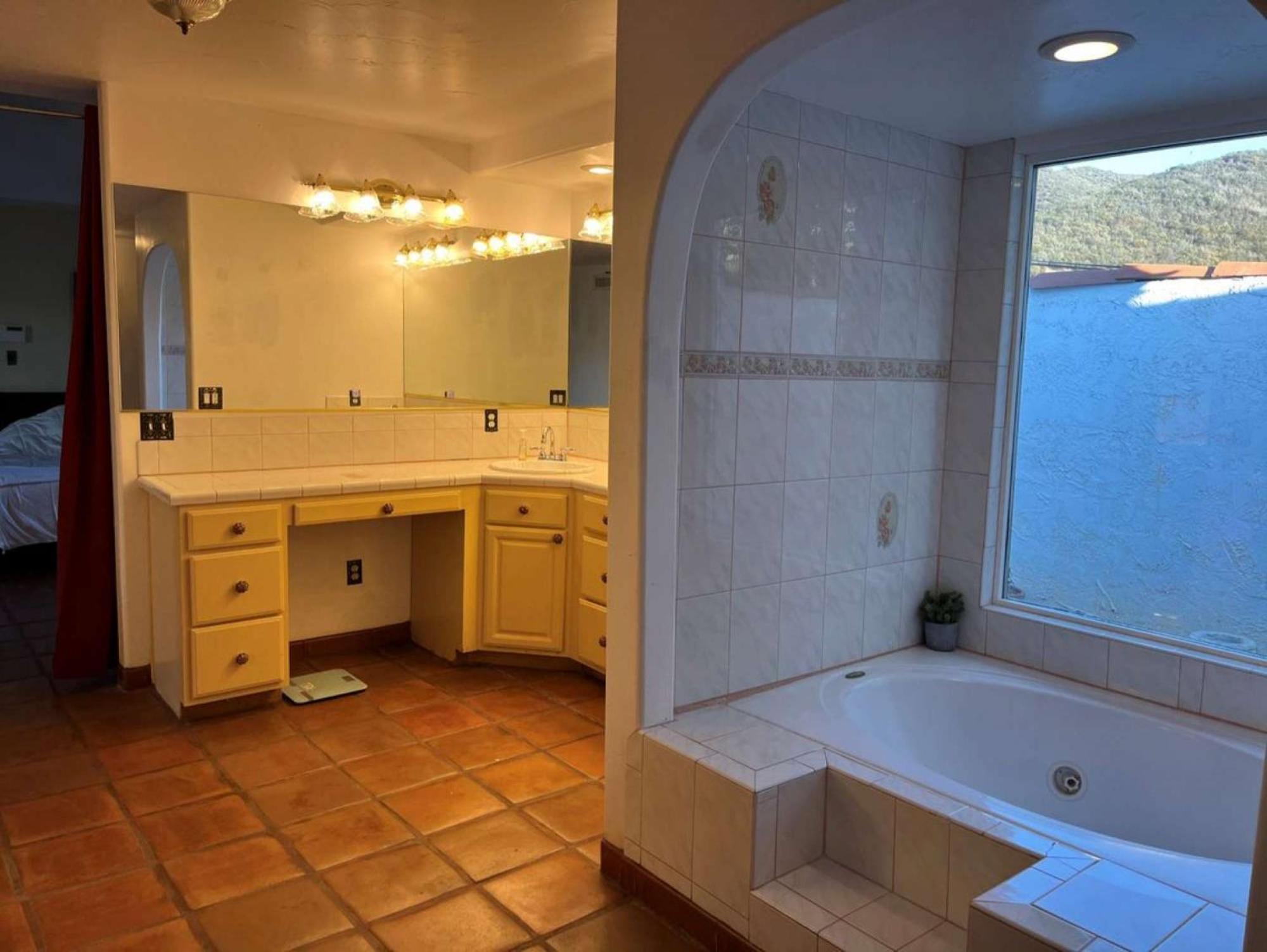 Private Home On 10 Acres - Heated Salt Pool & Jacuzzi, Mountain & City Views, Horseshoes, Basketball, Bbq, Golf Putting, Foosball, Croquet, Bose Stereo, White Cotton Bedding - Hilltop Hacienda, Pool Heat Optional Jamul Exteriör bild