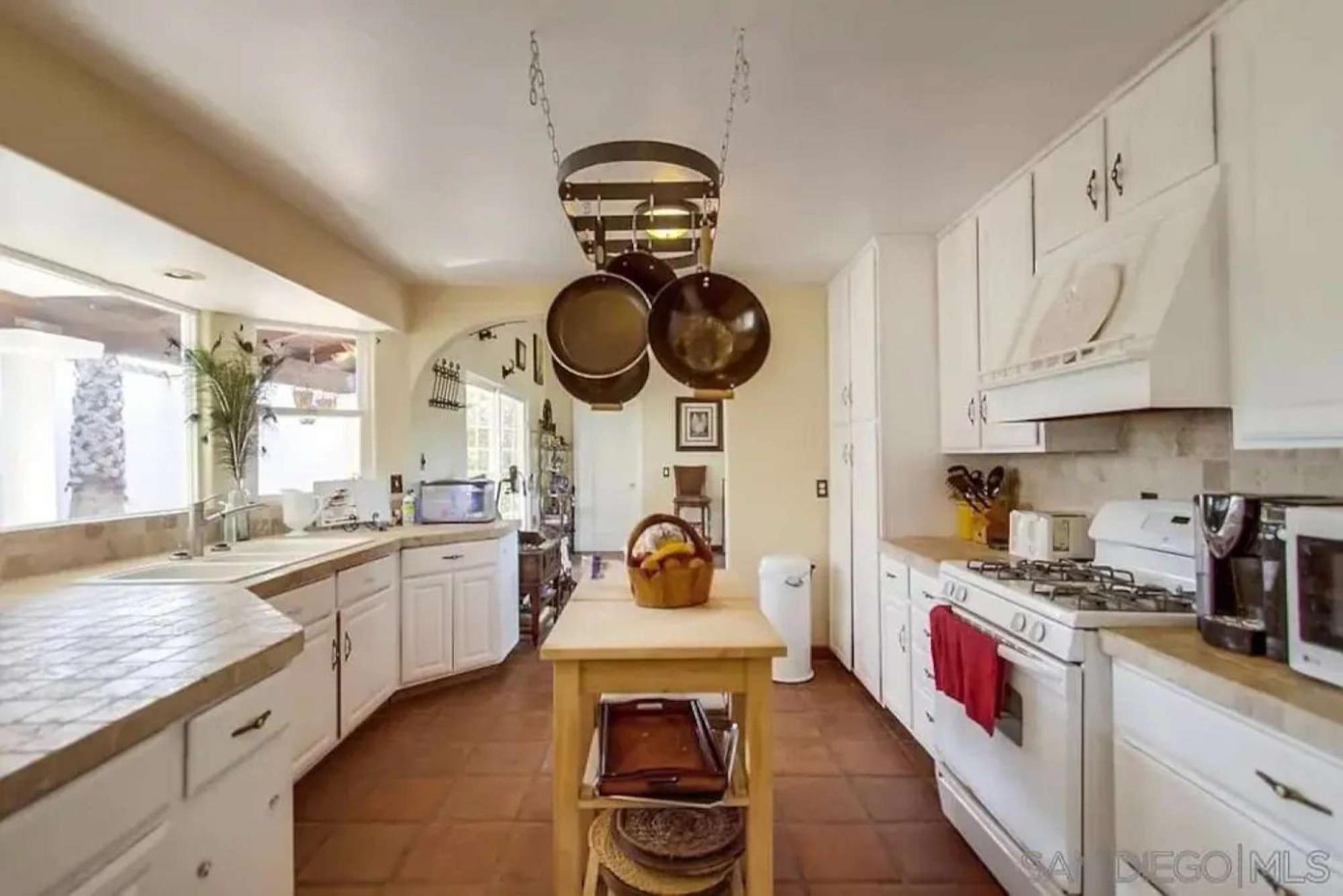 Private Home On 10 Acres - Heated Salt Pool & Jacuzzi, Mountain & City Views, Horseshoes, Basketball, Bbq, Golf Putting, Foosball, Croquet, Bose Stereo, White Cotton Bedding - Hilltop Hacienda, Pool Heat Optional Jamul Exteriör bild