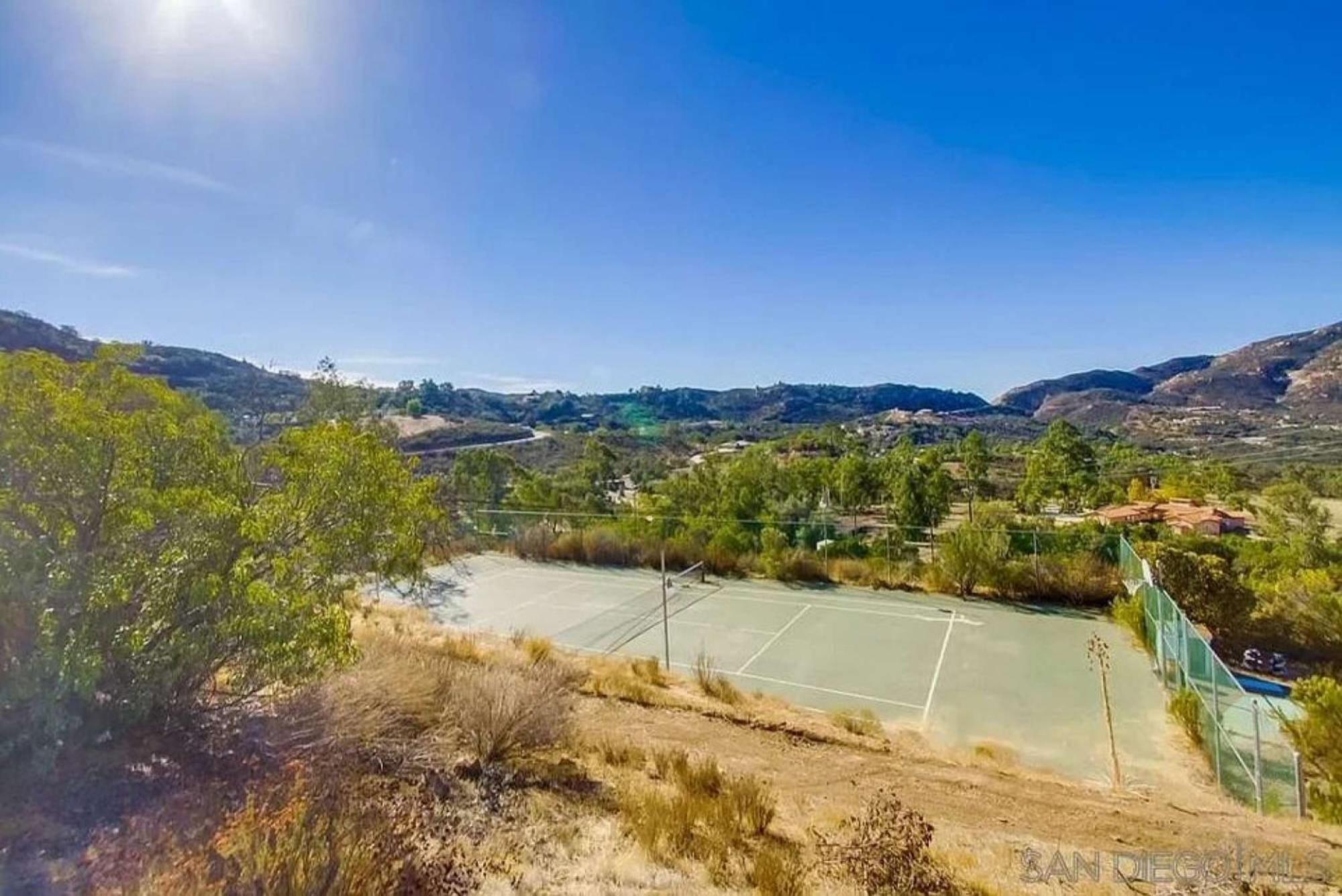 Private Home On 10 Acres - Heated Salt Pool & Jacuzzi, Mountain & City Views, Horseshoes, Basketball, Bbq, Golf Putting, Foosball, Croquet, Bose Stereo, White Cotton Bedding - Hilltop Hacienda, Pool Heat Optional Jamul Exteriör bild