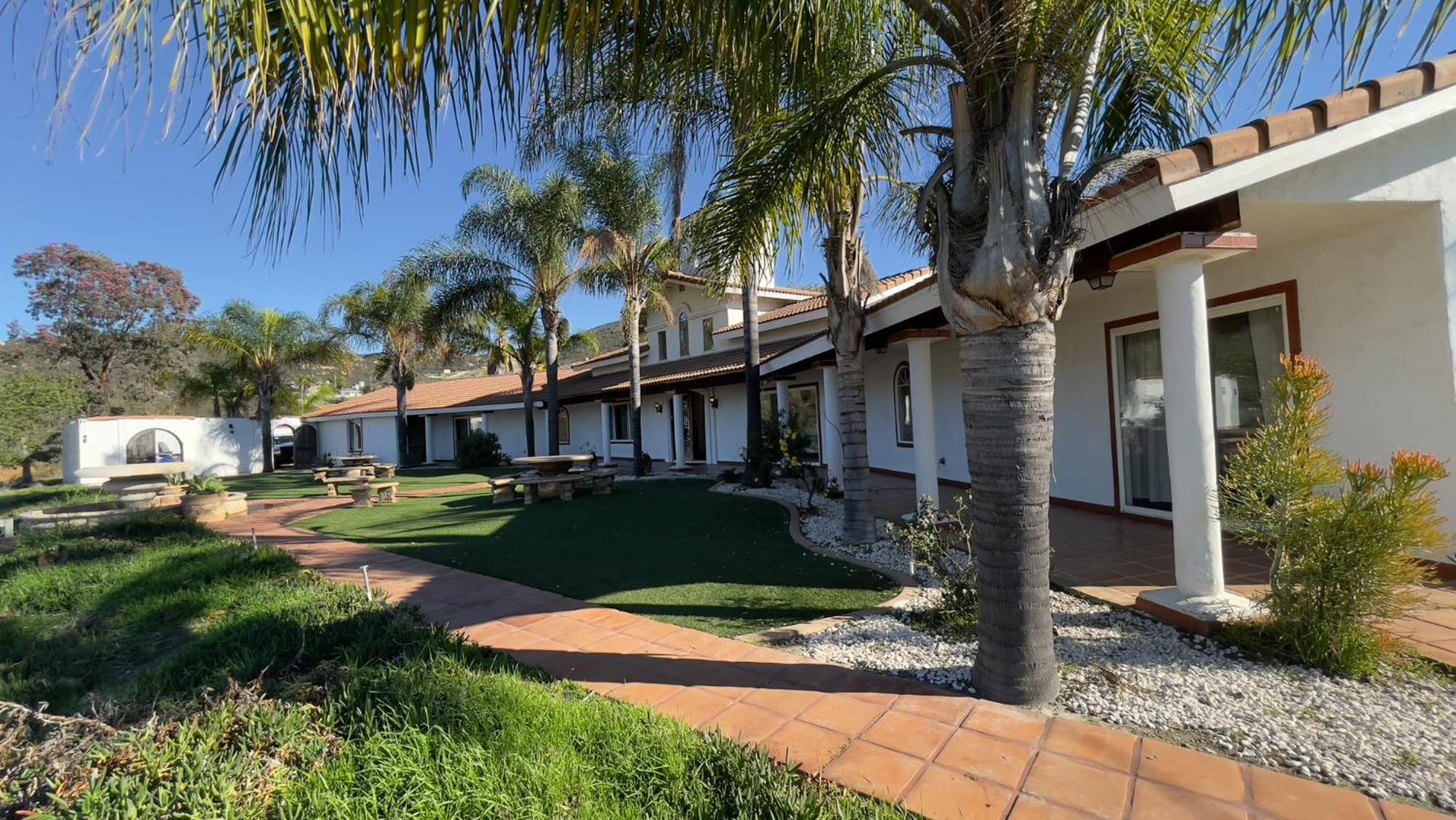 Private Home On 10 Acres - Heated Salt Pool & Jacuzzi, Mountain & City Views, Horseshoes, Basketball, Bbq, Golf Putting, Foosball, Croquet, Bose Stereo, White Cotton Bedding - Hilltop Hacienda, Pool Heat Optional Jamul Exteriör bild